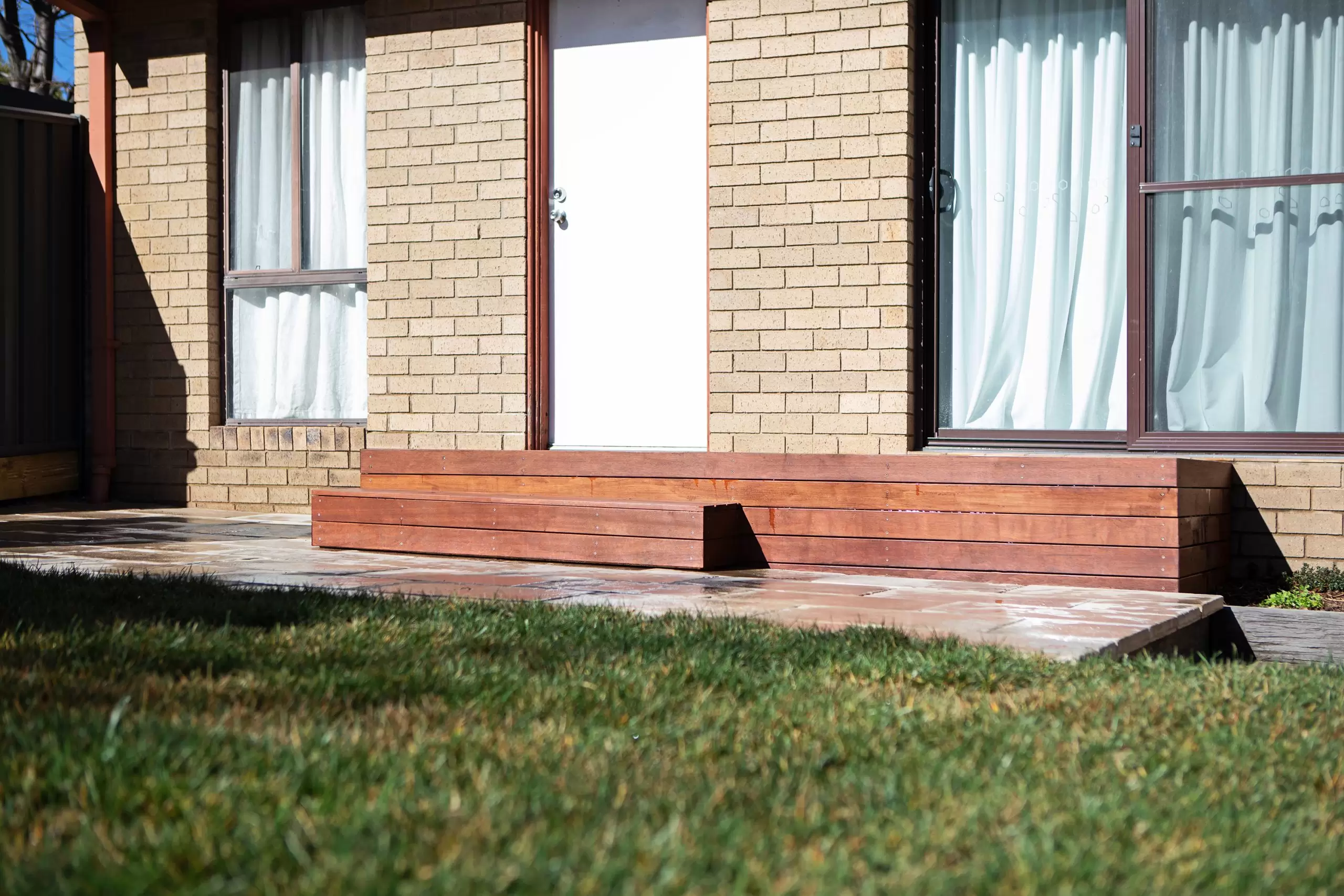 In-Depth-Landscaping-Swinger-Hill-project-grass-close-view