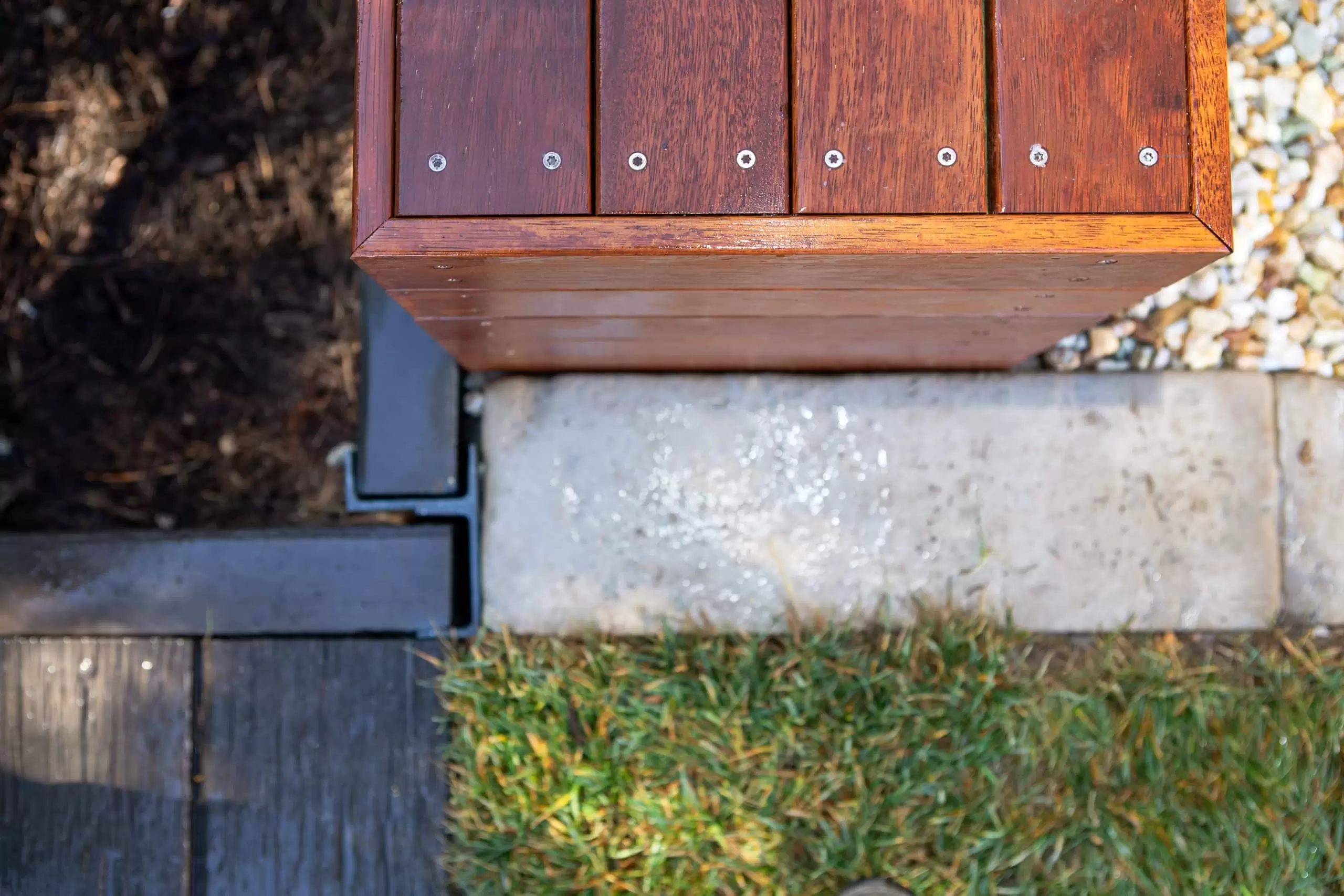 In-Depth-Landscaping-Swinger-Hill-project-corner-closeup